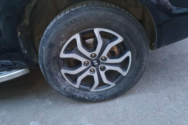 Used Hyundai Tucson 2013 2.0L Manual Two-Wheel Drive Fashion Edition