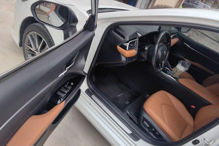 Used Toyota Camry 2021 2.5G Luxury Edition Driver Seat