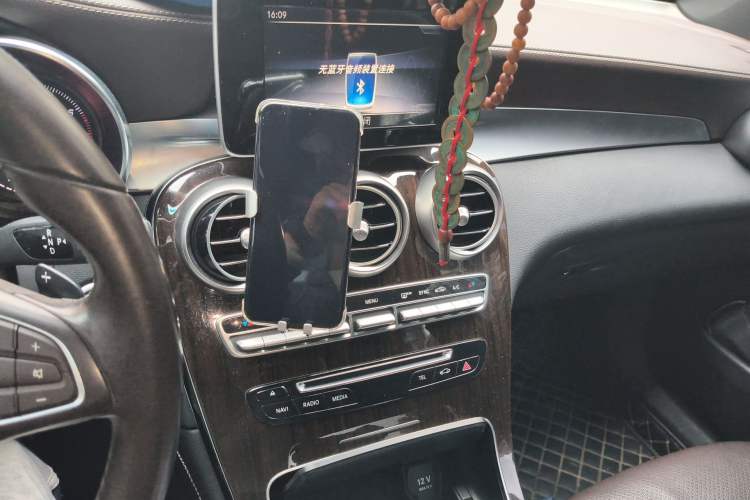 Used Mercedes-Benz GLC 2019 Facelift GLC 260 L 4MATIC Luxury Model Audio And AC Panel