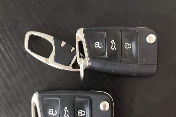 Used Volkswagen Tiguan L 2019 Revised 330TSI Automatic Two-Wheel Drive Smart & Luxury Edition China VI Standard