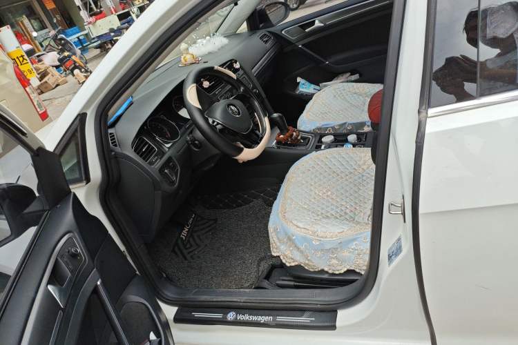 Used Volkswagen Golf 2017 230TSI Automatic Comfort Edition – Celebrating Milestone of One Million Units
