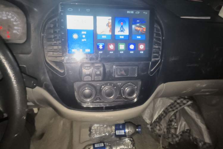 Used FORTHING Lingzhi 2017 V3 1.5L 7-seater Standard Model Audio And AC Panel