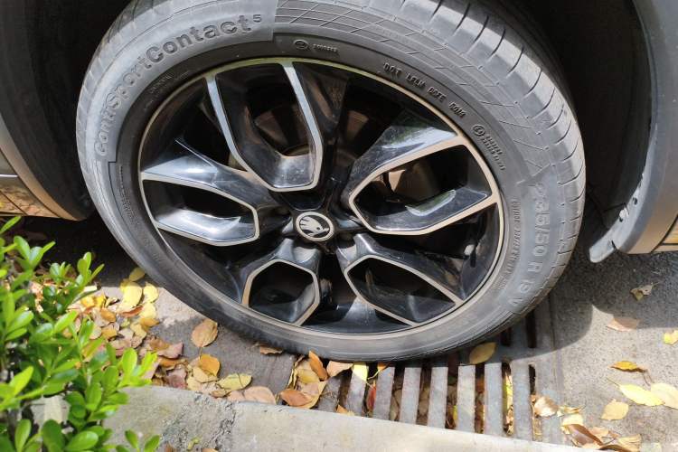 Used Skoda Kodiaq GT 2019 TSI380 4x4 Flagship Model China VI Standard Right Front Wheel Hub