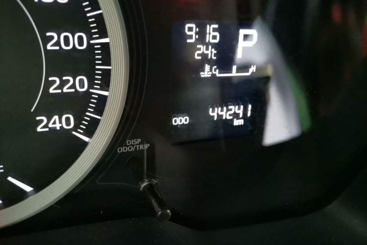 Used Toyota Levin 2019 185T CVT Entry-Level Version China VI Standard Odometer Close Up