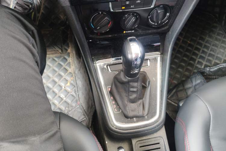 Used Volkswagen Bora 2019 Bora Legend 1.5L Automatic Leading Model China VI Standard Gear Lever