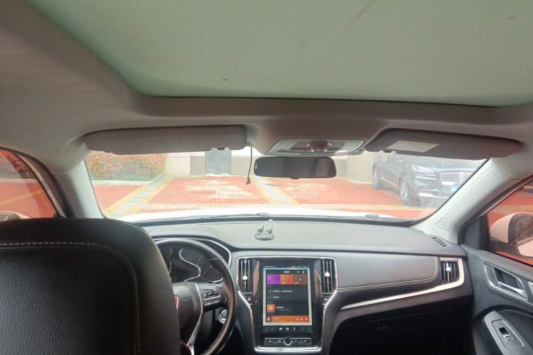Used Roewe RX5 2018 20T Two-Wheel Drive Manual Internet Smart Edition Headliner