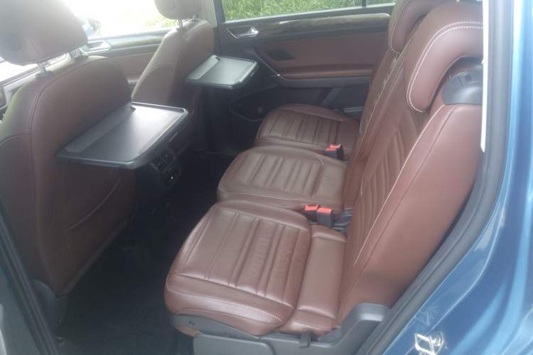 Used Volkswagen Touran 2016 Volkswagen Touran L 330TSI DSG Luxury Edition