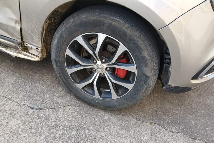 Used Zotye T600 2016 Sport Edition 2.0T DCT Prestige Model Right Front Wheel Hub