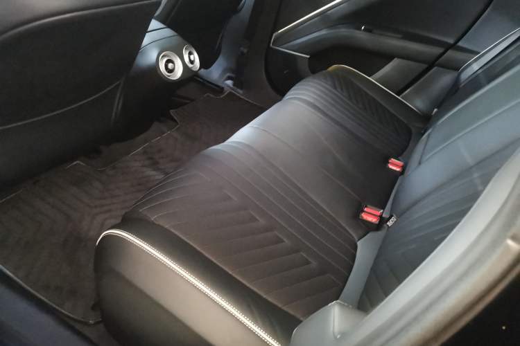 Used Avatr 11 2023 Harmony 90° Luxury Edition Left Rear Seat