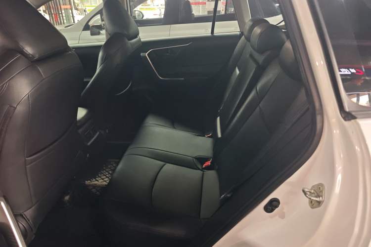 Used Toyota Wildlander 2022 2.0L CVT Two-Wheel Drive Leading Edition Left Rear Seat