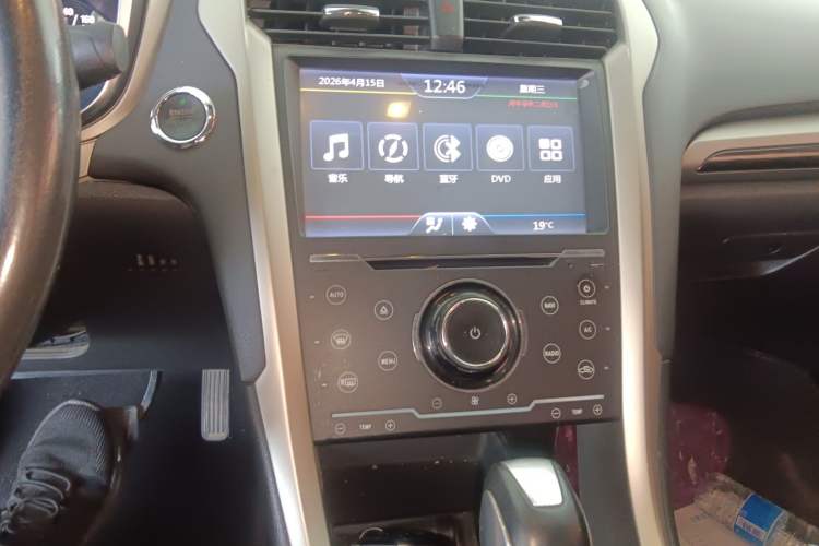 Used Ford Mondeo 2013 2.0L GTDi 200 Fashion Edition Audio And AC Panel