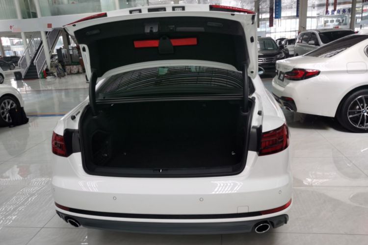 Used Audi A4L 2018 30th Anniversary Edition 40 TFSI Fashion Model
