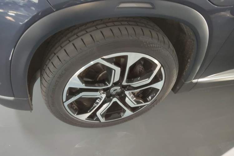 Used Nio ES8 2020 580 km Range Signature Edition Six-Seater Version Left Front Wheel Hub