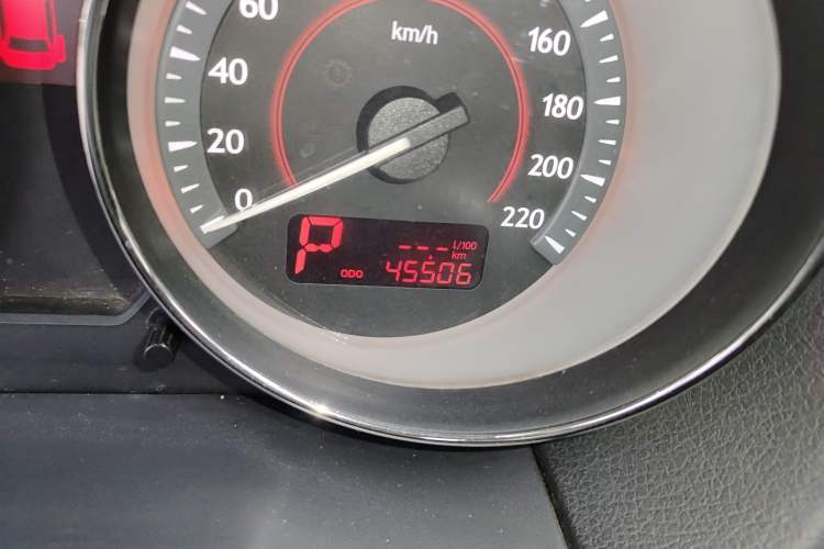 Used Bestune B50 2013 1.6L automatic luxury version
