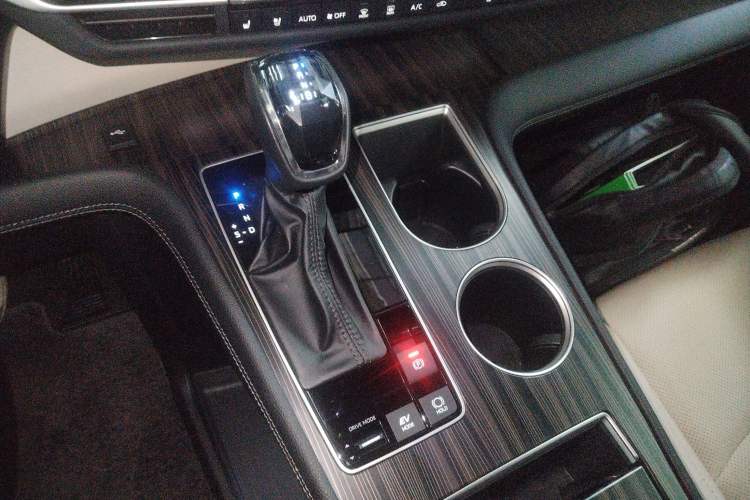 Used Toyota Sienna 2023 2.5L Hybrid Deluxe Edition
