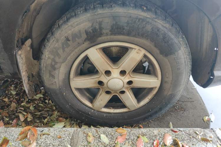 Used JMC Baodian 2020 2.5T Diesel 4x4 Comfort Edition Standard Wheelbase JX4D25A6L Right Front Wheel Hub