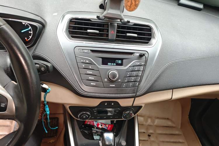 Used Ford Escort 2015 1.5L Automatic Fashion Model
