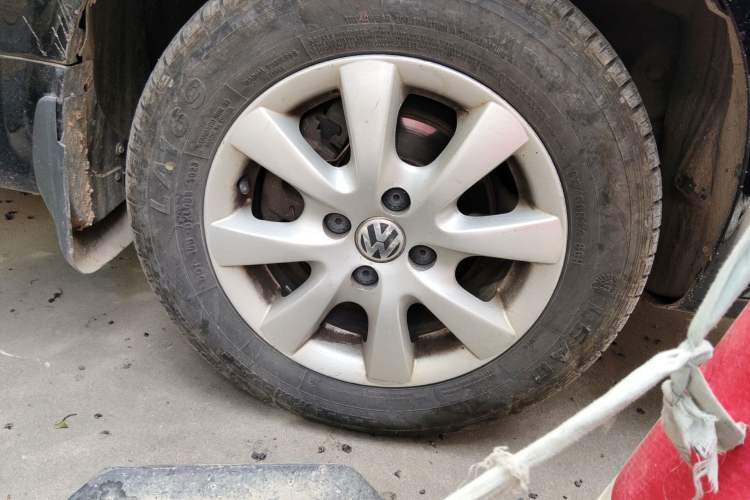 Used Volkswagen Santana Vista 2008 1.8L Manual Comfort Edition Right Front Wheel Hub