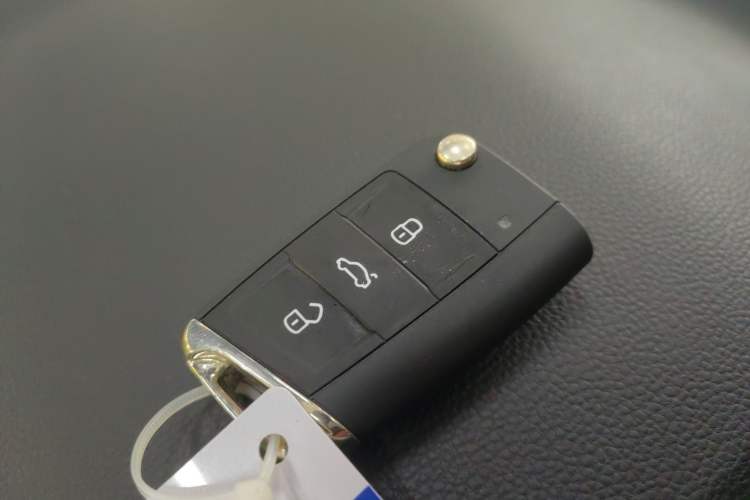 Used Volkswagen Tiguan L 2023 Restyled 330TSI Automatic Two-Wheel Drive R-Line Enhanced Comfort Version Interior 1