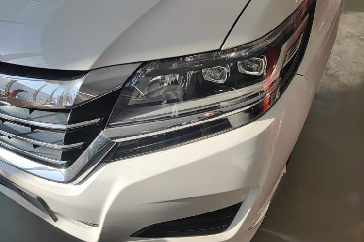 Used Honda Elysion 2016 2.4L Style Edition
