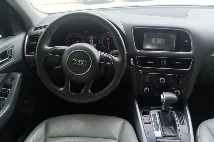 Used Audi Q5 2013 40 TFSI Technology Edition Steering Wheel