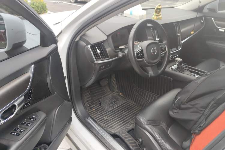 Used Volvo V90 2020 Facelifted Cross Country T5 AWD Zhiyuan Edition
