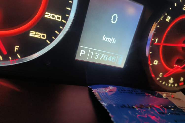 Used SAIC MAXUS G10 2016 2.0T Automatic Executive Edition Odometer Close Up