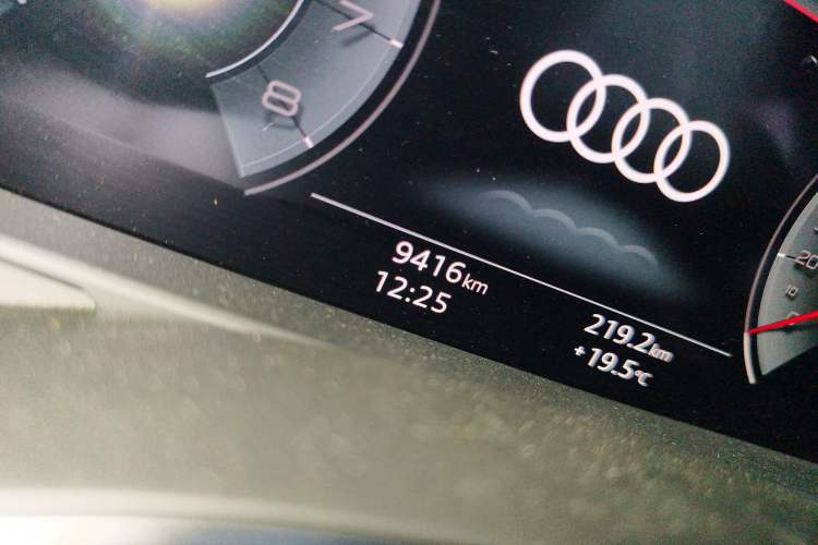 Used Audi A7L 2024 55 TFSI quattro Black Warrior Edition Odometer Close Up