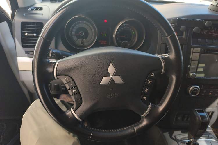 Used Mitsubishi Pajero 2014 3.0L Elite Upgrade Edition