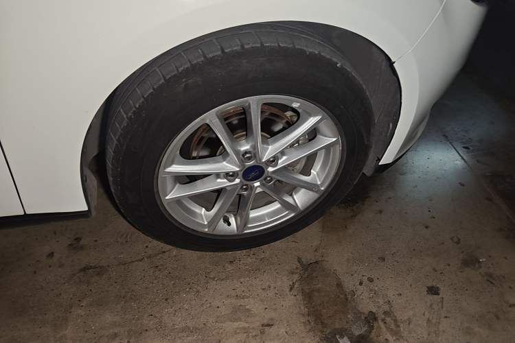 Used Ford Focus 2018 Sedan Classic 1.6L Automatic Trendy SmartDrive Edition