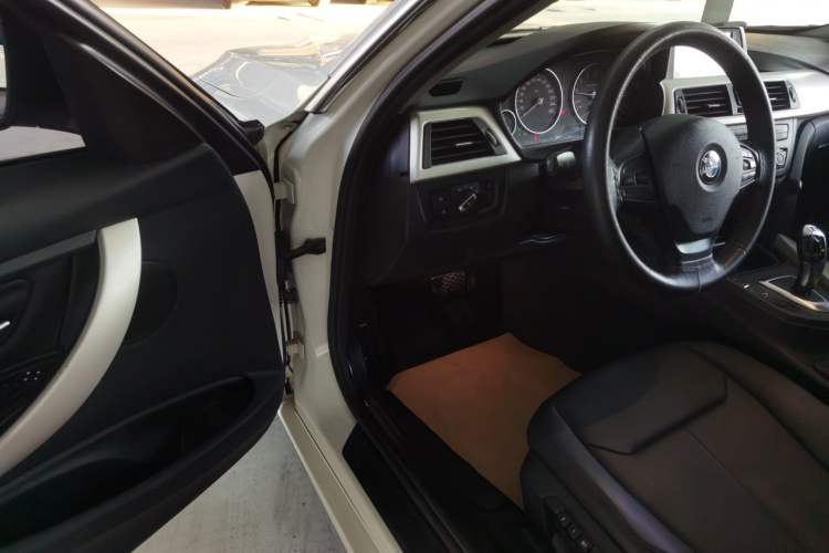 Used BMW 3 Series 2015 320Li Luxury Edition Fashion Model
