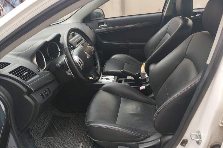 Used Mitsubishi Lancer EX 2011 Fashion Edition 1.8L CVT Comfort Version
