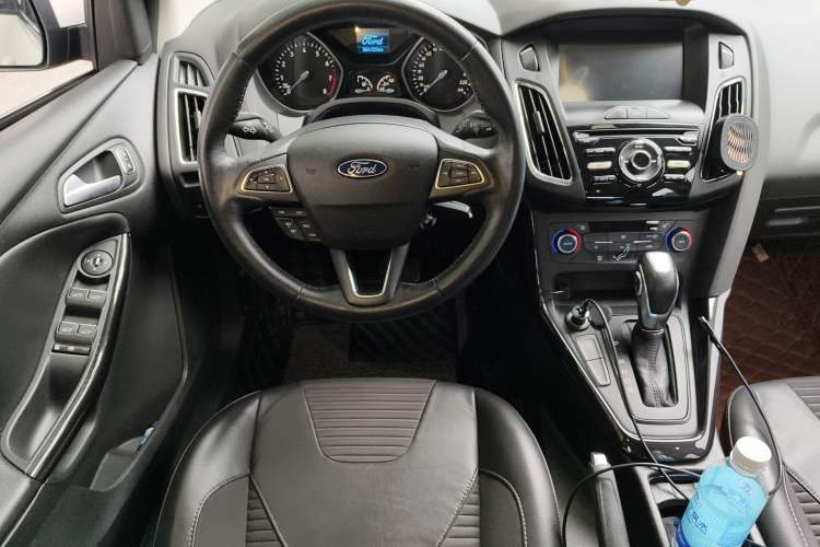 Used Ford Focus 2017 Hatchback EcoBoost 125 Automatic - Ultra-Powerful Style Edition with Smart Drive Features Steering Wheel