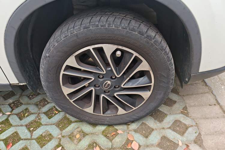 Used GAC Trumpchi GS4 2017 235T Automatic Two-Wheel Drive Elite Edition Right Front Wheel Hub