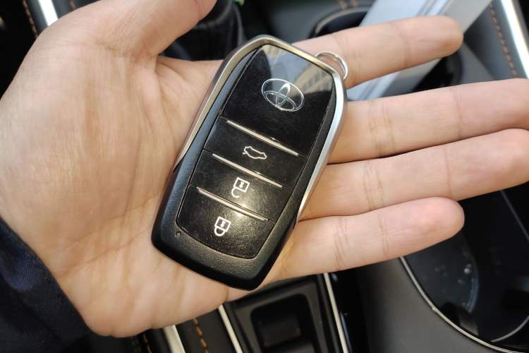 Used Toyota Avalon 2024 Dual-Motor 2.0L Luxury Edition