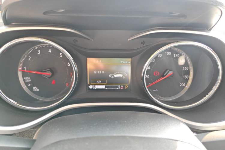 Used Chevrolet Trax 2019 Redline 325T Automatic Fun Edition China VI Standard Odometer Close Up