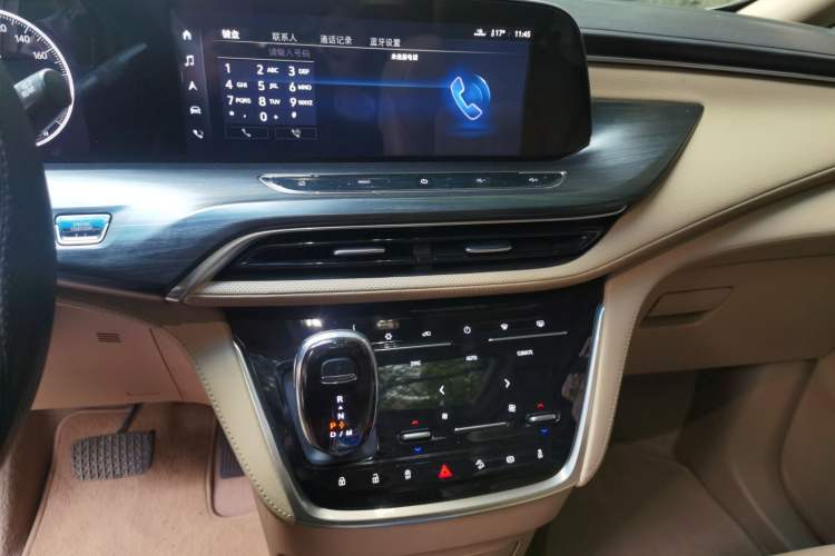 Used Buick GL8 2020 ES Land Cruiser 653T Luxury Model Audio And AC Panel