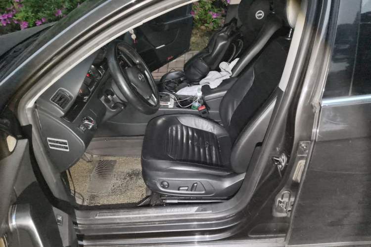 Used Volkswagen Magotan 2013 1.8TSI Luxury Model Left Front Seat