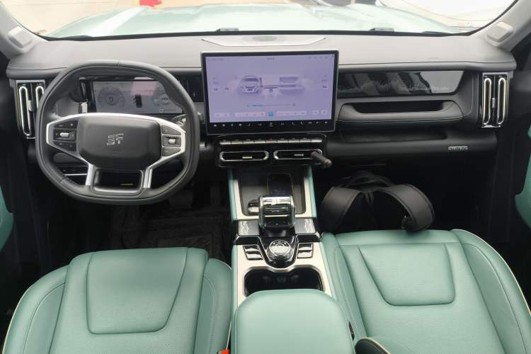 Used JETOUR Freelander 2025 2.0TD Automatic XWD Conqueror Center Console