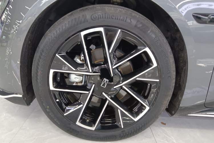 Used Avatr 06 2025 Pro Range-Extended Edition Left Front Wheel Hub