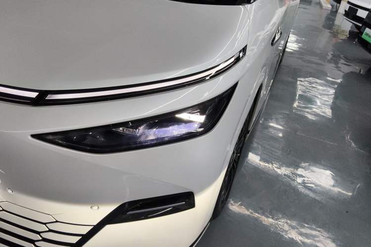 Used XPeng X9 2025 740 Ultra-Long Range Max