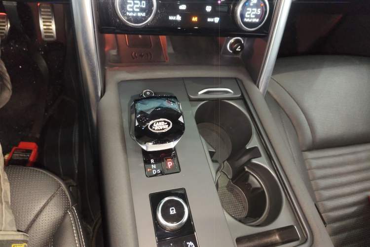 Used Land Rover Discovery 2021 360 PS R-Dynamic S Gear Lever