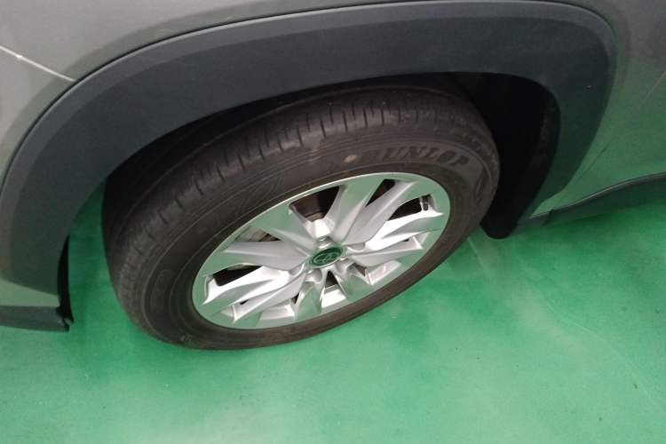 Used Toyota Corolla Cross 2024 2.0L Elite Edition Left Front Wheel Hub