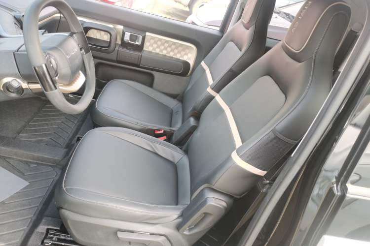 Used Baojun KiWi EV 2021 Artist Model Lithium Iron Phosphate