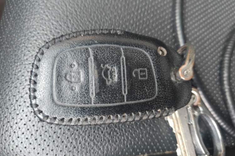 Used Hyundai Tucson 2015 1.6T Dual-Clutch Two-Wheel-Drive Smart Model Vehicle Key