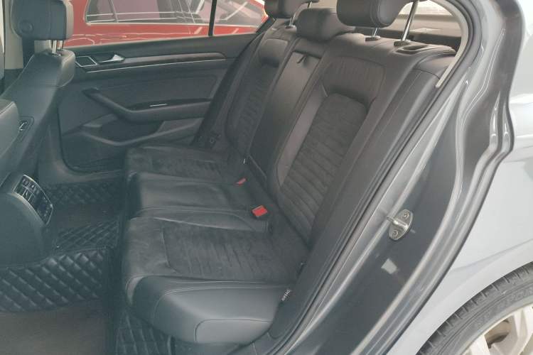 Used Volkswagen Magotan 2017 380TSI DSG Luxury Model Left Rear Seat