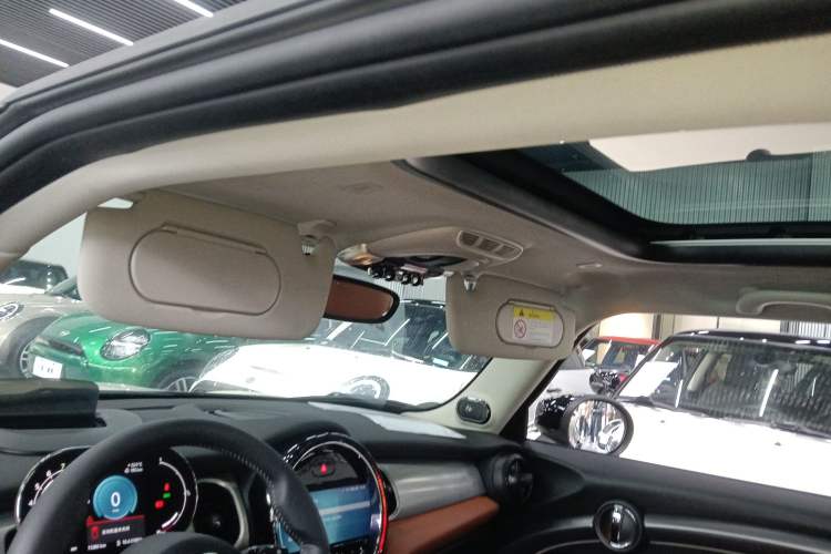 Used MINI 2023 2.0T COOPER S Artist Headliner