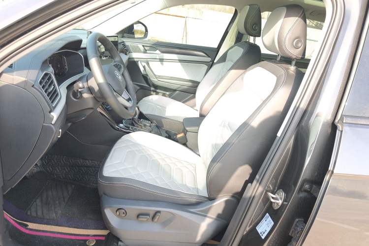 Used Volkswagen Tayron 2024 300TSI Two-Wheel-Drive Luxury Plus Advanced Version Left Front Seat