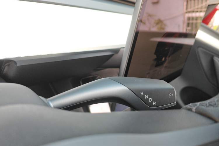 Used Tesla Model Y 2022 Long-Range All-Wheel-Drive Version