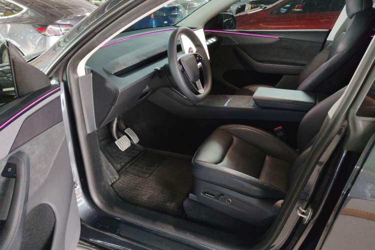 Used Tesla Model Y 2025 Long-Range All-Wheel Drive First Edition
